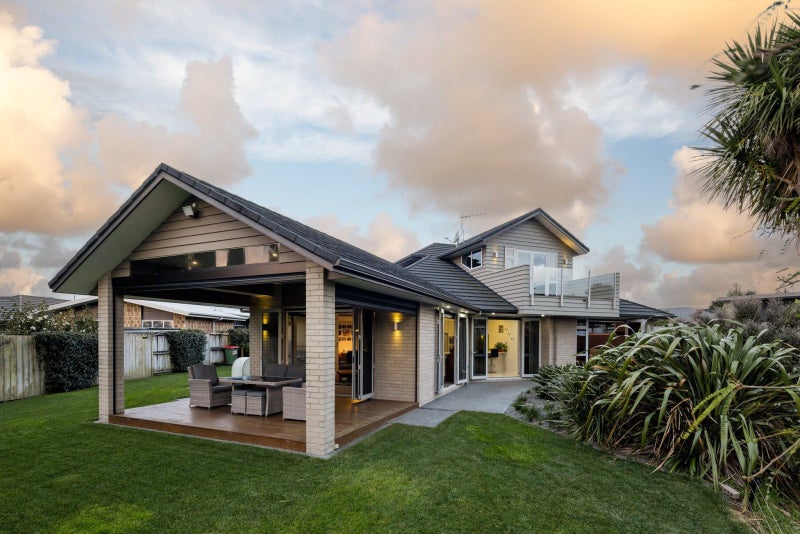 142 Ossie James Drive, Rukuhia, Hamilton - Carousel 1