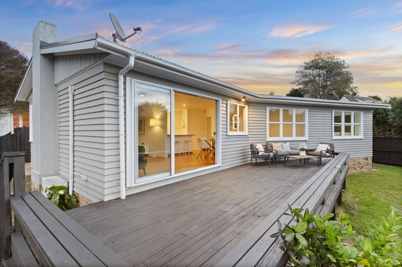 17 O'Donn Avenue, Beach Haven, Auckland - Carousel 1