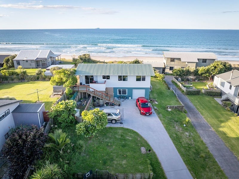 573 Pukehina Parade, Te Puke - Carousel 1