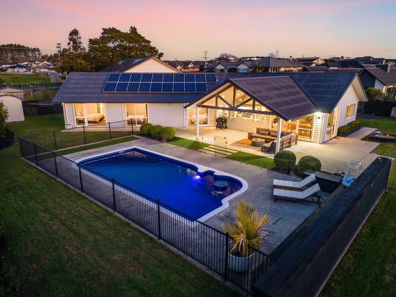 6 Parlane Drive, Huapai, Kumeu - Carousel 1