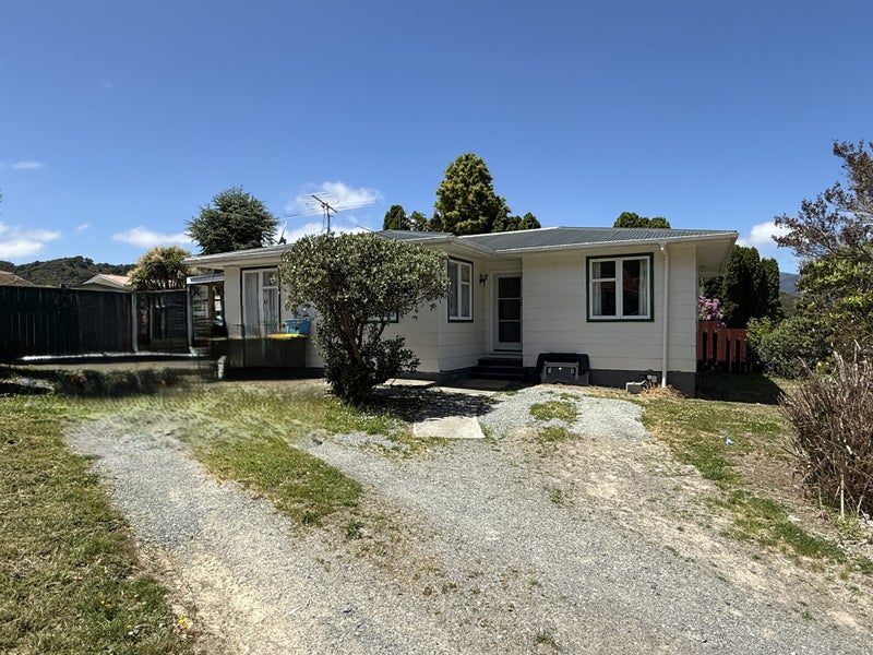 22 Kairanga Crescent, Wainuiomata, Lower Hutt - Carousel 1