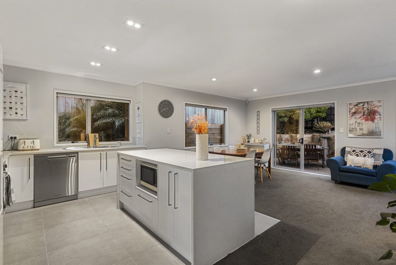 34B Nelson Street, Howick, Auckland - Carousel 2