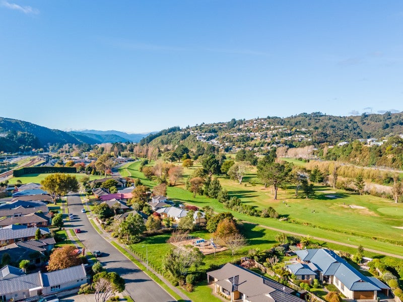 46 Mary Huse Grove, Manor Park, Lower Hutt - Carousel 26