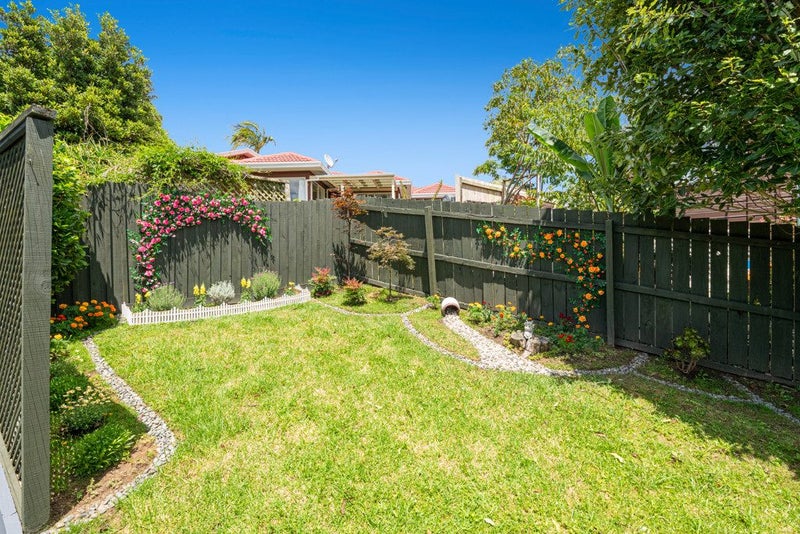 2/20 Bronzewing Terrace, Unsworth Heights, Auckland - Carousel 2
