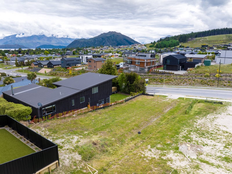 195 Aubrey Road, Wānaka - Carousel 1