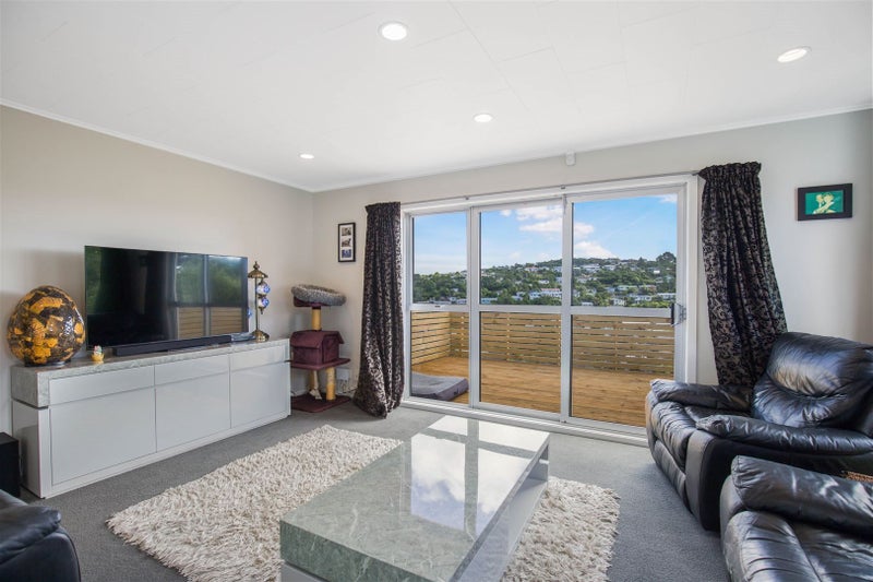 45 Turville Crescent, Newlands, Wellington - Carousel 1