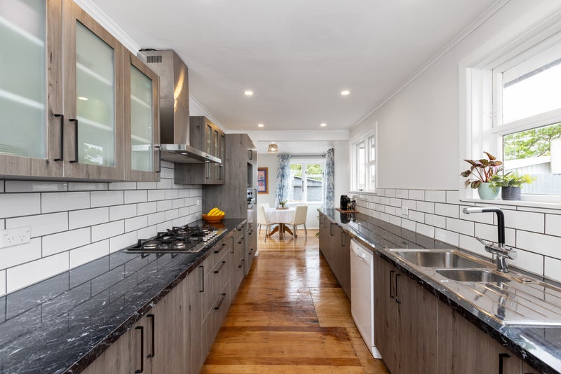 32 Ward Crescent, Marewa, Napier - Carousel 1