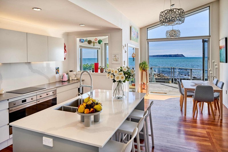 25 Sunset Parade, Plimmerton, Porirua - Carousel 2