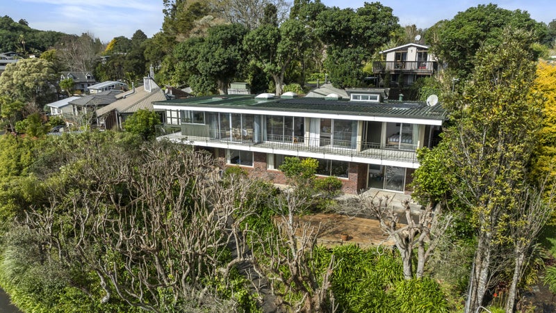 9 Gibbs Crescent, Red Hill, Papakura - Carousel 1