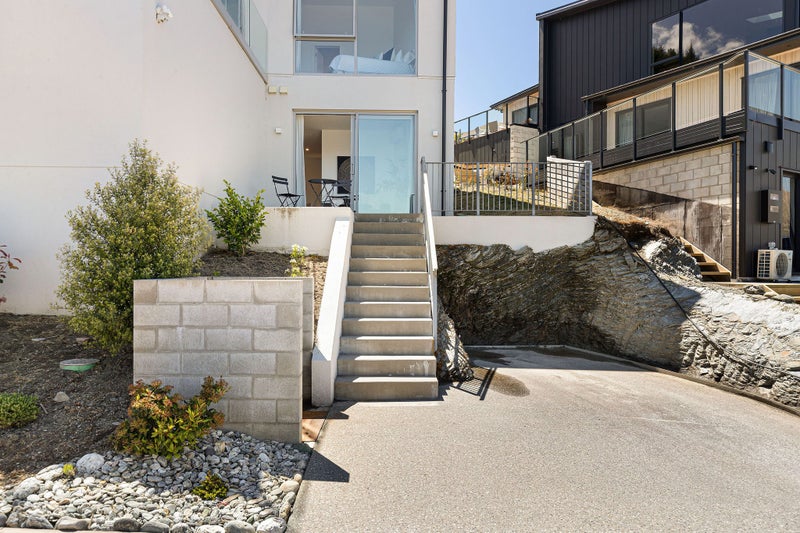 12 Florence Close, Queenstown Hill, Queenstown - Carousel 2