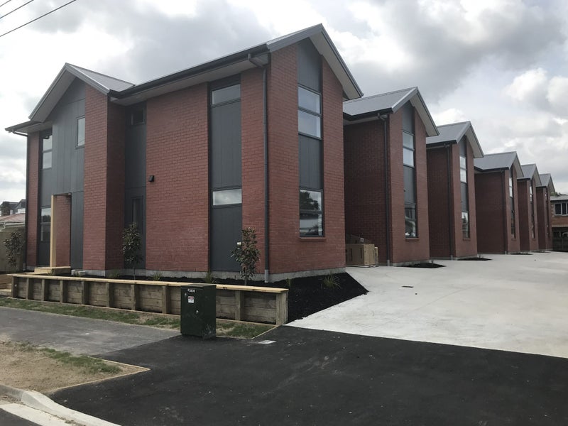 4/5 Ford Street, Hamilton East, Hamilton - Carousel 2