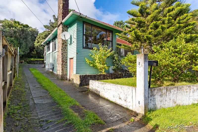 23 Worcester Place, Cannons Creek, Porirua - Carousel 1