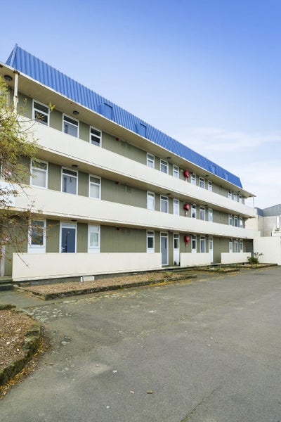 9/41 Barber Grove, Moera, Lower Hutt - Carousel 1