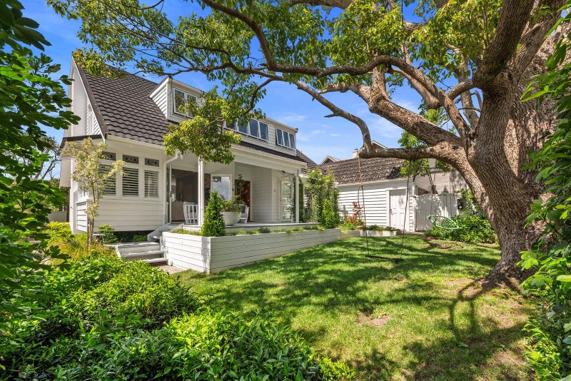 16A Fenwick Ave, Milford, North Shore City - Carousel 1