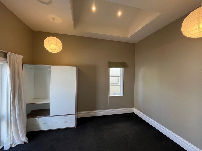 8 Boston Terrace, Aro Valley, Wellington - Carousel 8