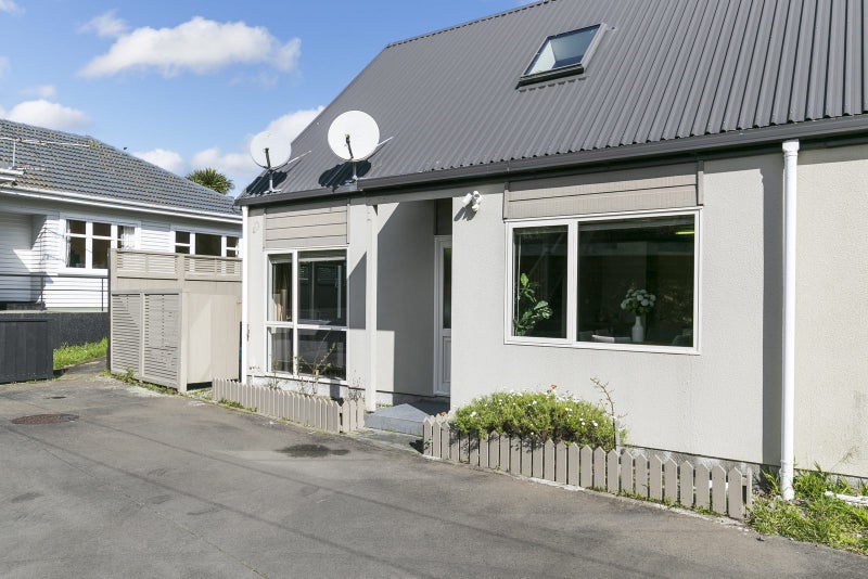 40A Middleton Road, Johnsonville, Wellington - Carousel 1