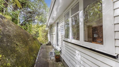 3/1 Braithwaite Street, Karori, Wellington - Carousel 1