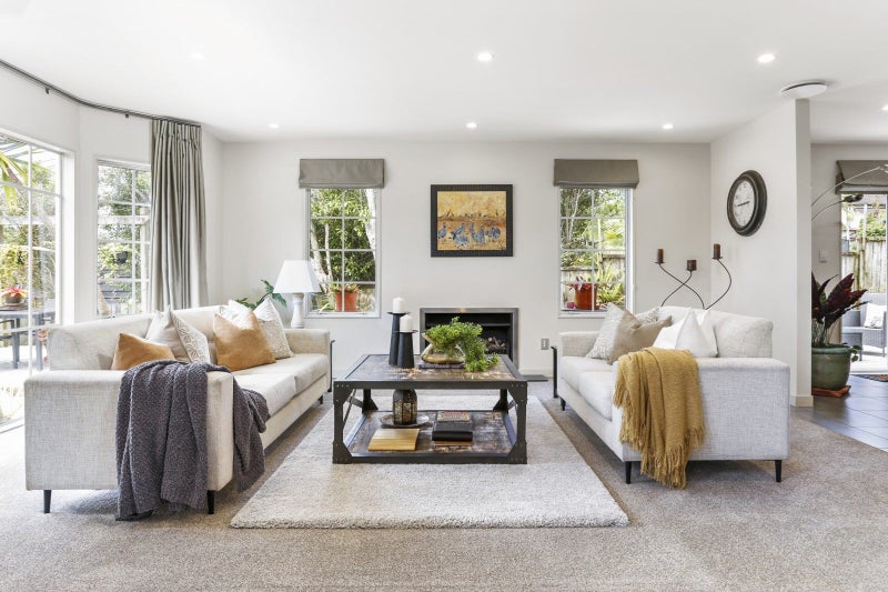 70 Saddleback Rise, Murrays Bay, Auckland - Carousel 1