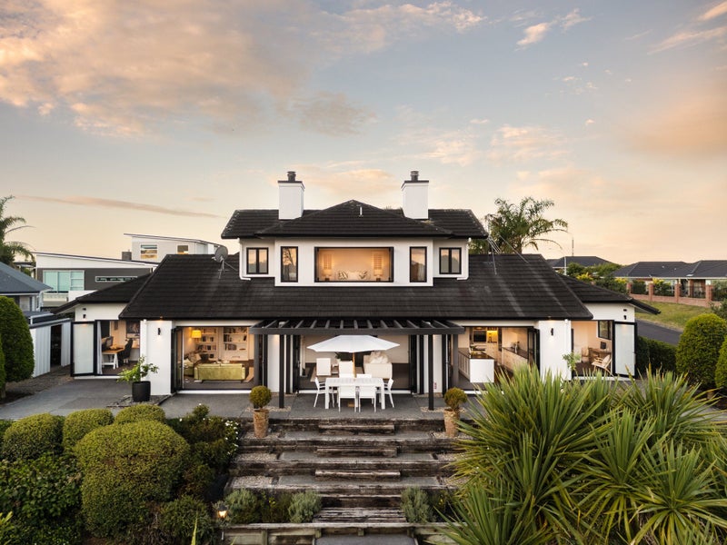 7 Durham Heights, Flagstaff, Hamilton - Carousel 1