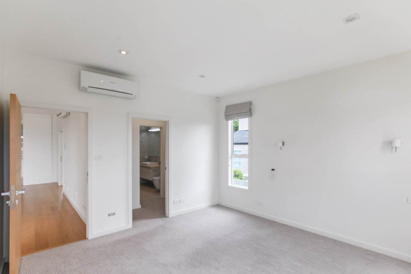 4A Puna Street, Orakei, Auckland - Carousel 25