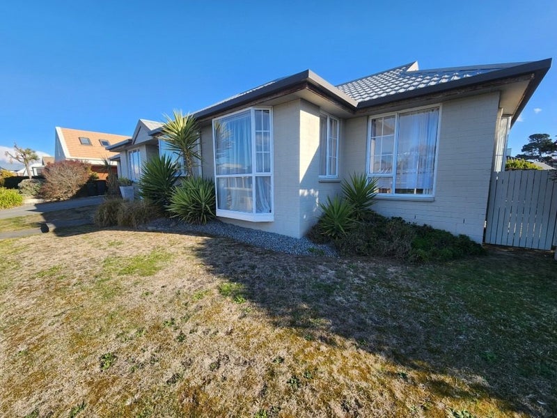 2/7 Orlando Crescent, Waimairi Beach, Christchurch - Carousel 17