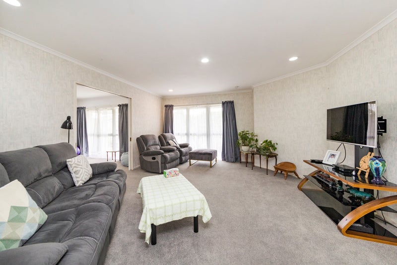 89 Pacific Drive, Fitzherbert, Palmerston North - Carousel 2