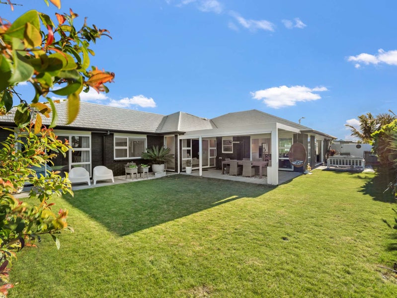 117 Palm Springs Boulevard, Papamoa Beach, Papamoa - Carousel 1