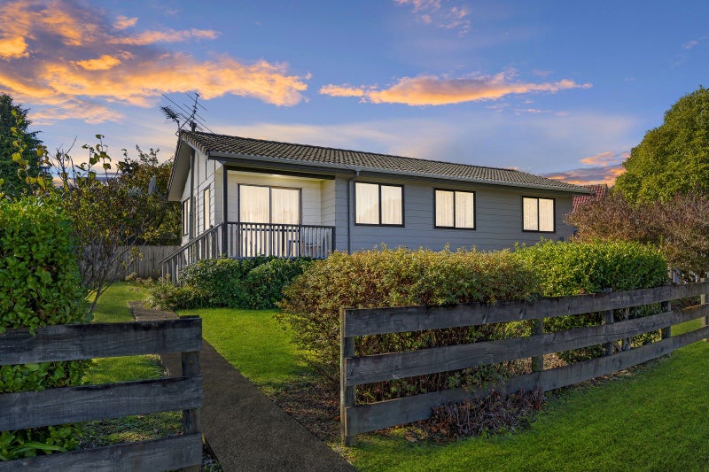 17 Topaz Street, Birchville, Upper Hutt - Carousel 1