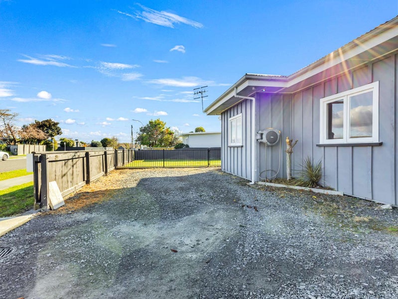 220 Warwick Road, Mayfair, Hastings - Carousel 24