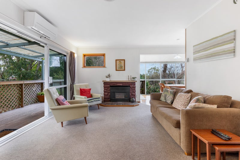 16 Aplin Place, Birkdale, Auckland - Carousel 2