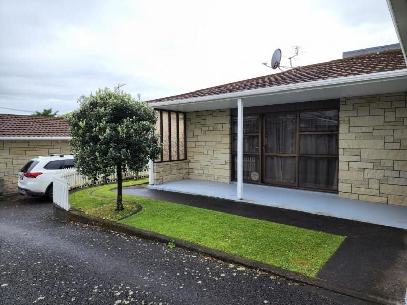 2/35 Fulford Street, New Plymouth, New Plymouth - Carousel 1