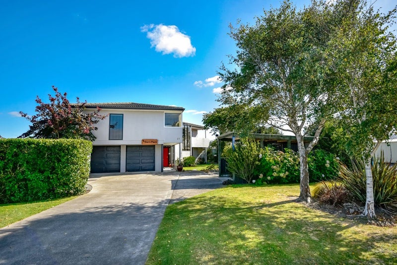 27 Ocean View Place, Leeston - Carousel 36