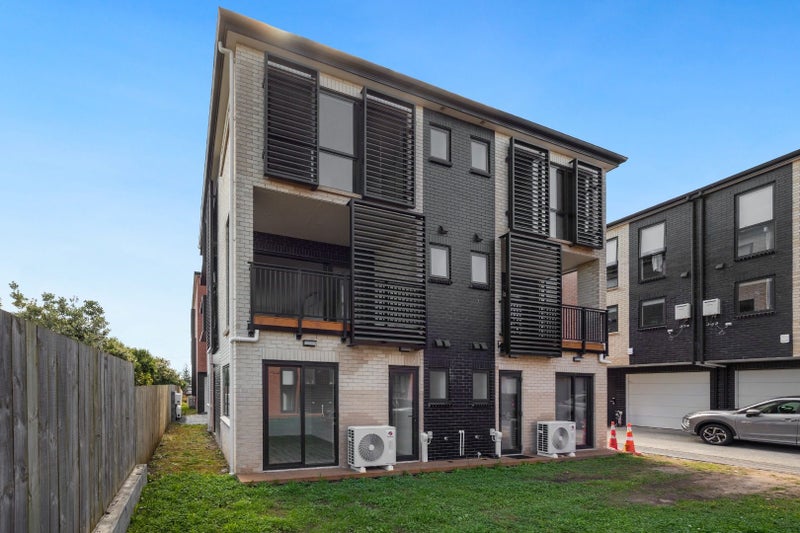 28/59 Spring Street, Onehunga, Auckland - Carousel 1