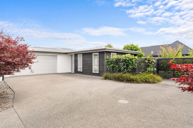 14 Josephine Crescent, Aidanfield, Christchurch - Carousel 1