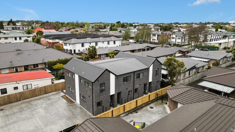 21 Campbell Street, Frankton, Hamilton - Carousel 1