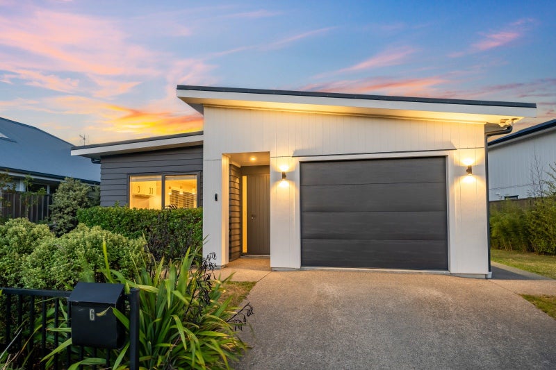 6 Pateke Drive, Kenepuru, Porirua - Carousel 1