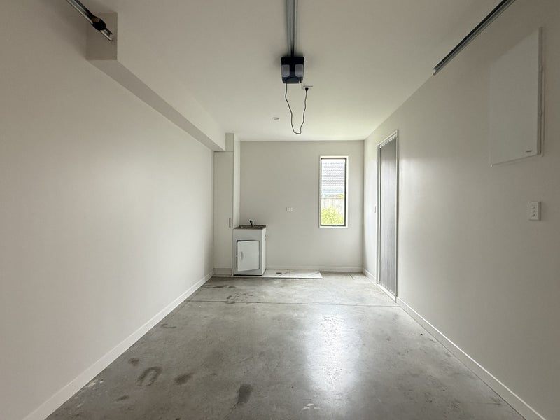 5/21 Akoranga Drive, Northcote, Auckland - Carousel 22