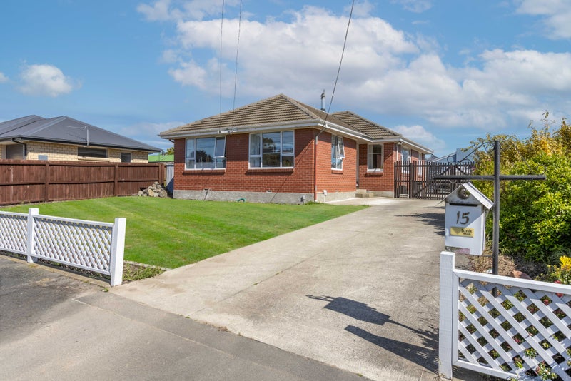 15 Sandown Crescent, Aranui, Christchurch - Carousel 1