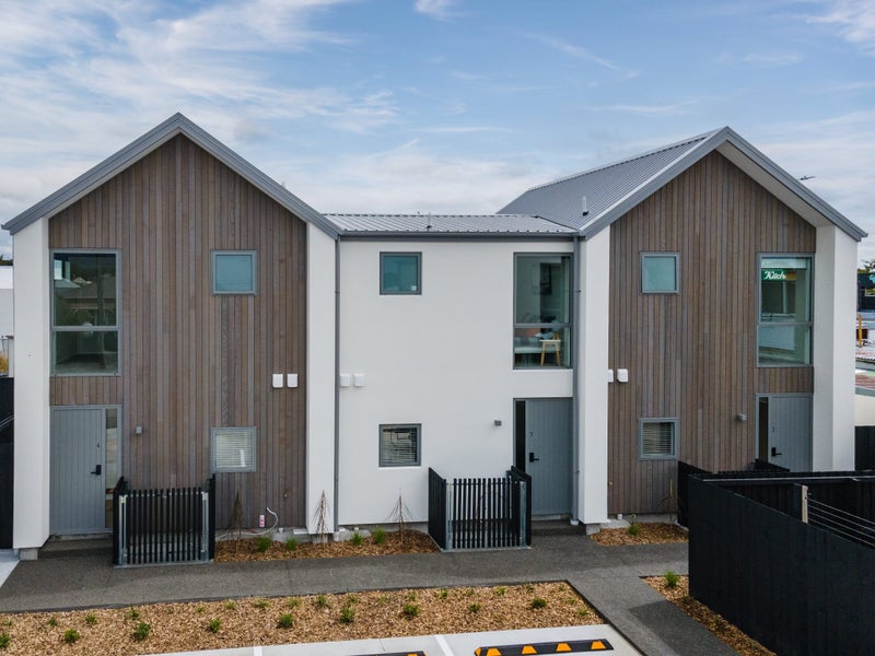 2/6 Manning Place, Woolston, Christchurch - Carousel 2