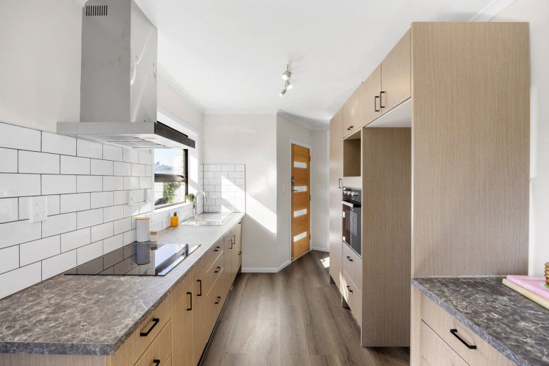 98 Bruce Avenue, Glenview, Hamilton - Carousel 2