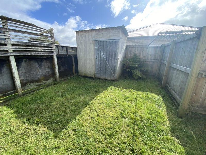 15 Slim Street, Bader, Hamilton - Carousel 8