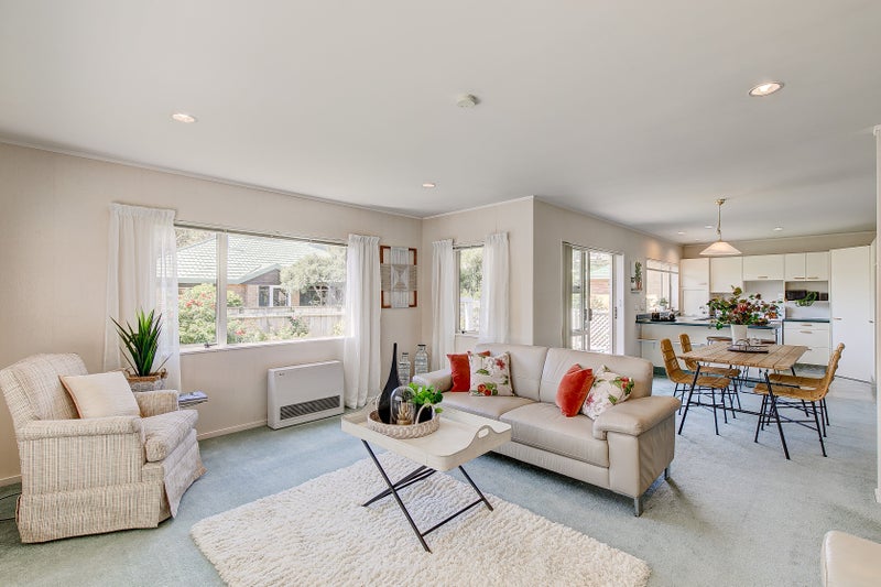 112 Oxford Street, Tawa, Wellington - Carousel 2