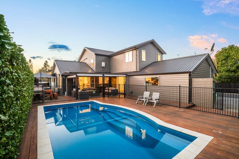 29 Ravenstone Place, Chatswood, Auckland - Carousel 1