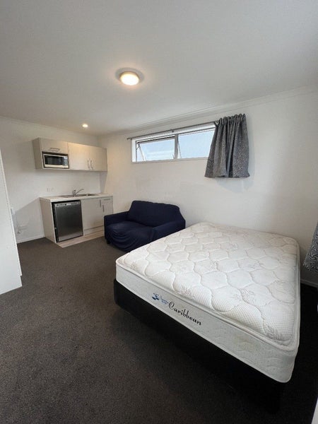 1/92 Moore Street, Hillcrest, Auckland - Carousel 2
