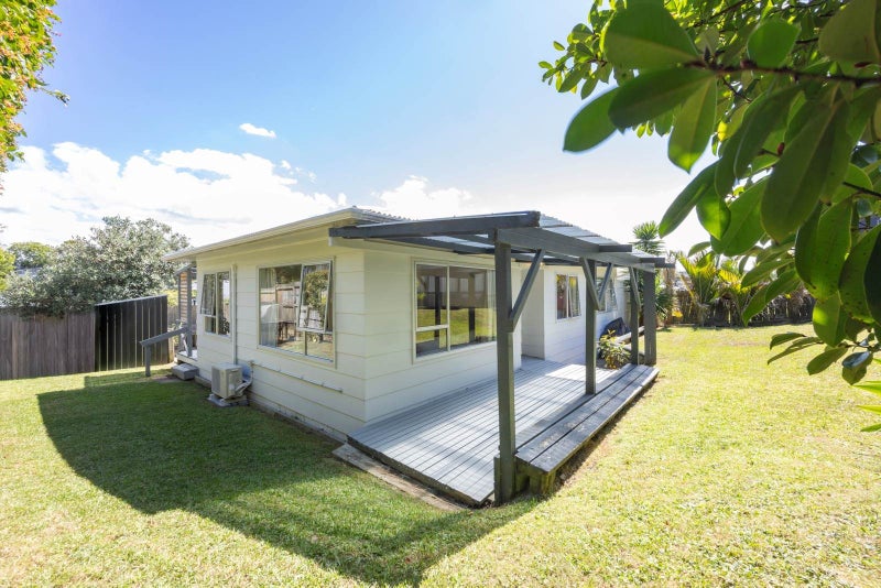 2/11 Longreach Drive, Sunnyvale, Auckland - Carousel 2