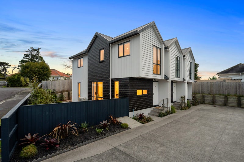 4/3 Arlington Street, Waterview, Auckland - Carousel 1