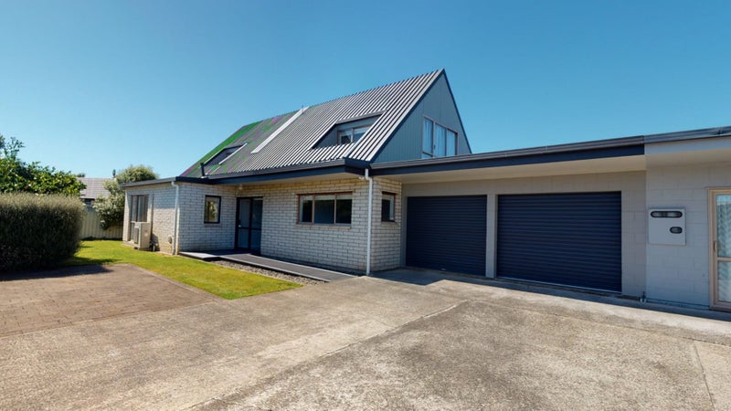 8 Essex Place, Springvale, Whanganui - Carousel 1