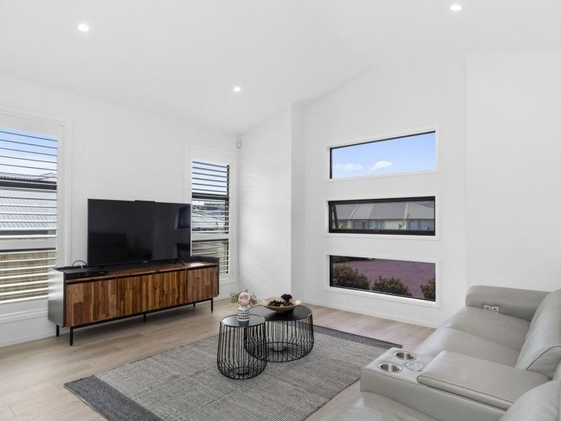 38 Puhirake Crescent, Pyes Pa, Tauranga - Carousel 2