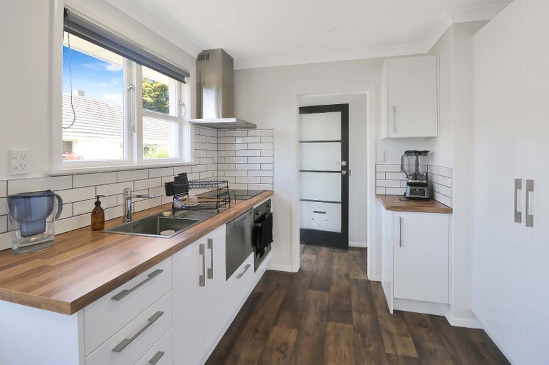 2/39 Tararua Street, Trentham, Upper Hutt - Carousel 1