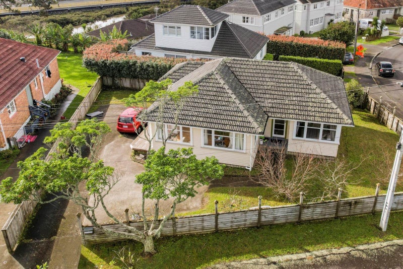 3 Hemington Street, Waterview, Auckland - Carousel 1